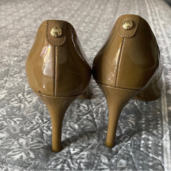 Michael Kors heel pumps - Picture 2 of 6